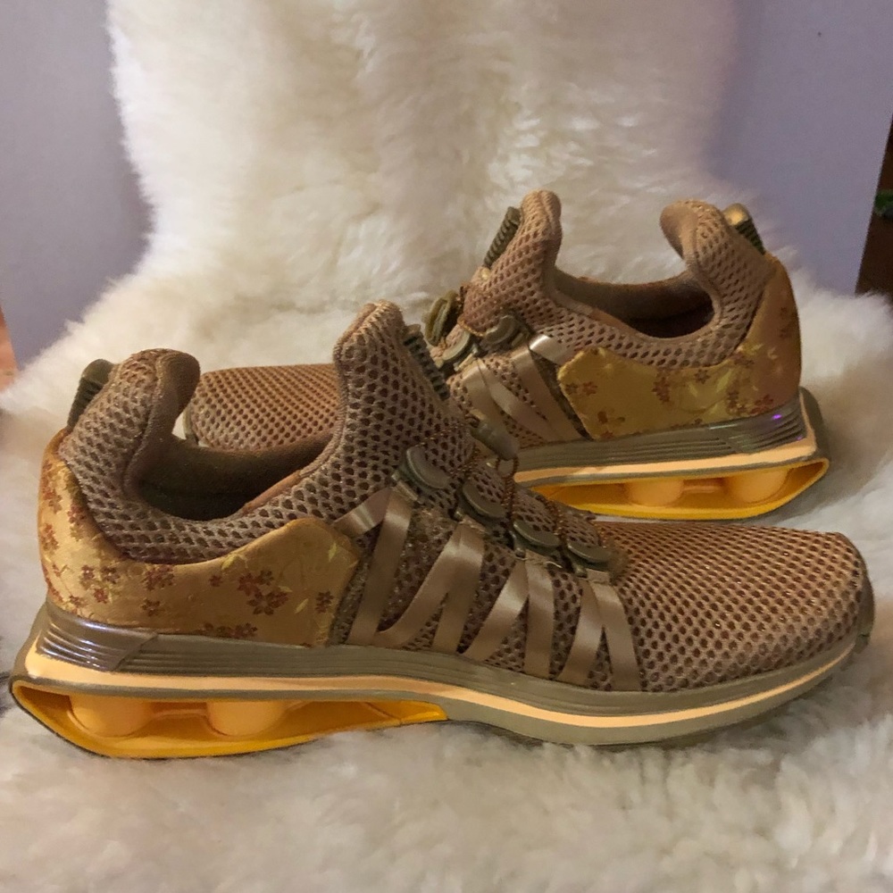 Women’s Nike Shox Gravity Metallic Gold